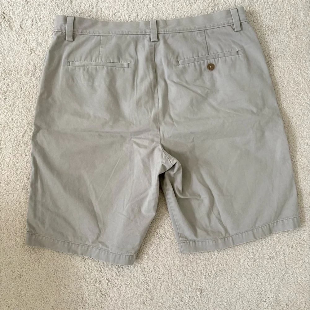 Banana Republic Men's Emerson Stone Gray Flat Front Shorts